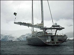 A picture of the polar vessel Paratii<br> (http://guiadepraias.terra.com.br<br>/images/amyr2_1.jpg)