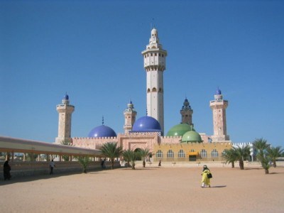 <a href=http://upload.wikimedia.org/wikipedia/commons/thumb/d/d8/Touba_moschee.jpg/800px-Touba_moschee.jpg>The Great Mosque at Touba</a>