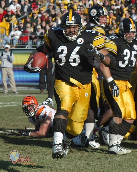 (http://www.hellopittsburgh.com/Images/Photos/972005Jerome_Bettis_steelers-sm.jpg)