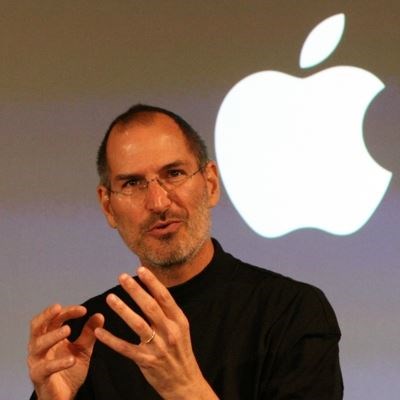 Steve Jobs (http://scrapetv.com/News/News%20Pages/Technology/images/steve-jobs-3g-iphone.jpg)