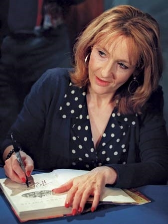 JK Rowling signs books for all of her fans.  ( Axel-Lute, Miriam)