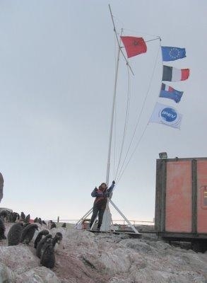 Merieme, planting the flag of Morocco at the South Pole<br>(lailalalami.com)