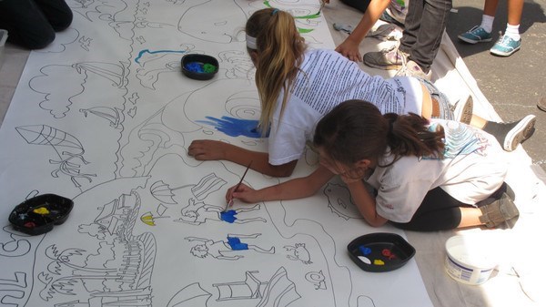 Students got to paint a mural drawn by Laguna Beach artist Robin Wethe Altman <P>(Photo courtesy of Robin Wethe Altman)