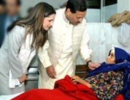 "Queen Rania calls on the people of the world to help the poor people of Pakistan." Image from <a href=http://www.unicef.org/jordan/resources_454.html>UNICEF</a>
