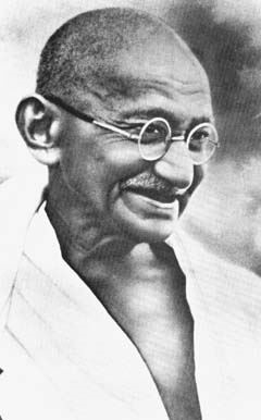 Another picture of Gandhi (http://www.progress.org/)
