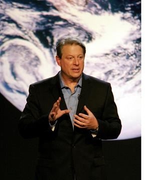 Al Gore in his film 'An Inconvenient Truth' (http://www.duh.de/uploads/media/<br>Al_Gore_rgb_Ausschnitt_-_image_net.jpg)