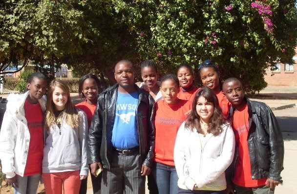 Teacher Tommie Hamaluba and students from Gaborone Secondary School (Botswana) and Alexander Dawson School (USA)<br>(http://ads-gss.blogspot.com/)