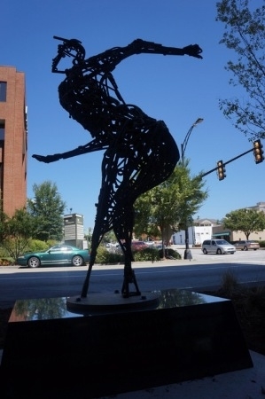 Sculpture of Peg Leg Bates by Joe Thompson (Photo by Mike Nice (www.greenvilledailyphoto.com))