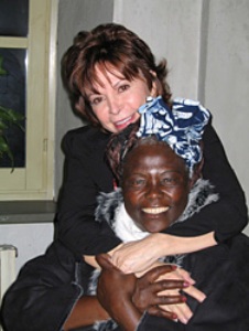Isabel y la ganadora del Premio Nobel de Kenya, Wangari Maathai