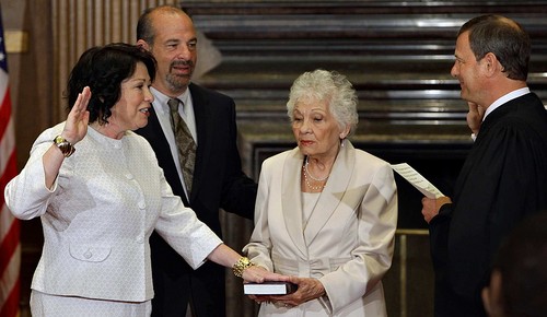 Sotomayor es jurada a la Corte Suprema de los EE.UU.